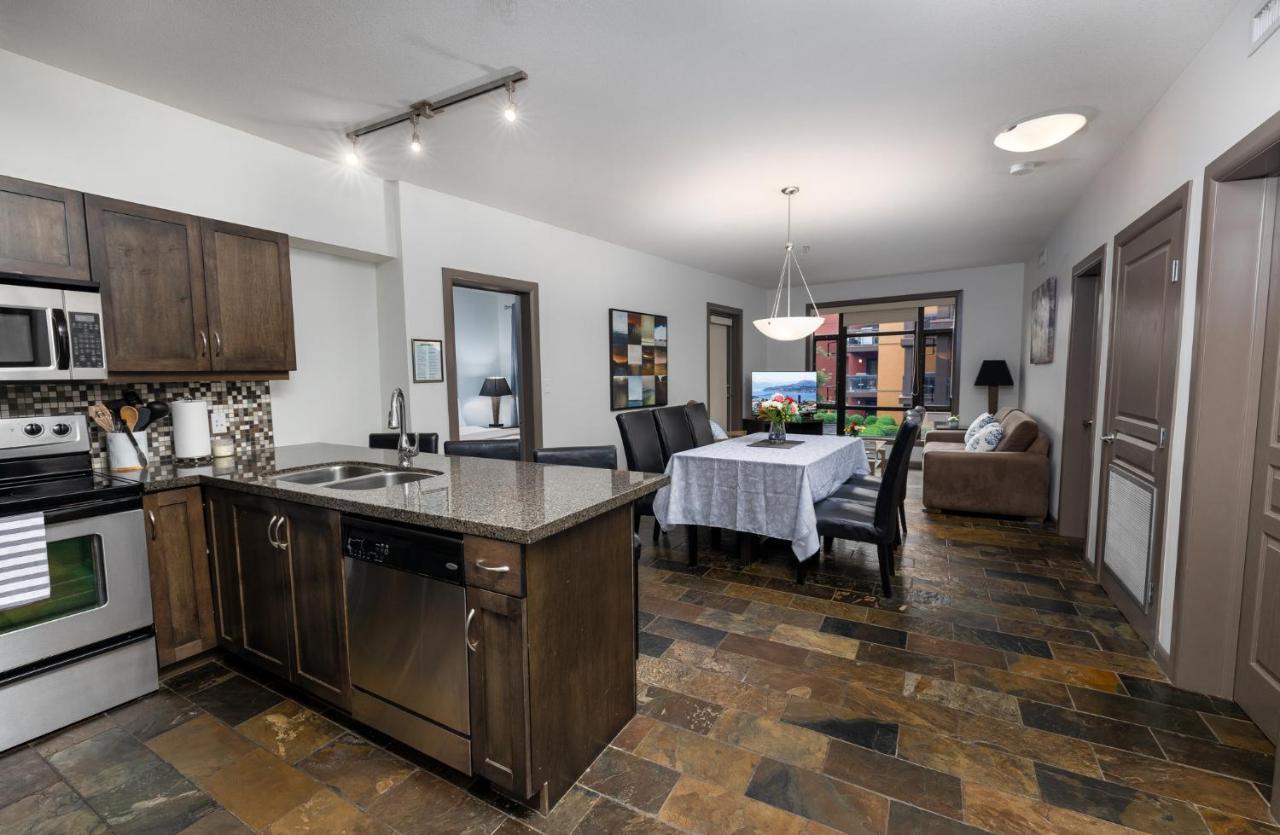 Upgraded Lakeside Resort Dream Vacation Home Kelowna Bagian luar foto