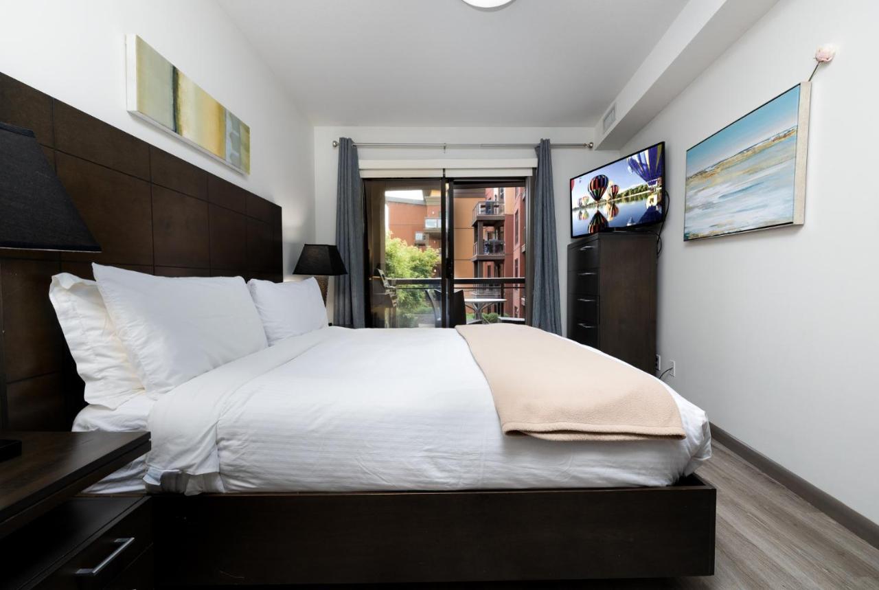Upgraded Lakeside Resort Dream Vacation Home Kelowna Bagian luar foto