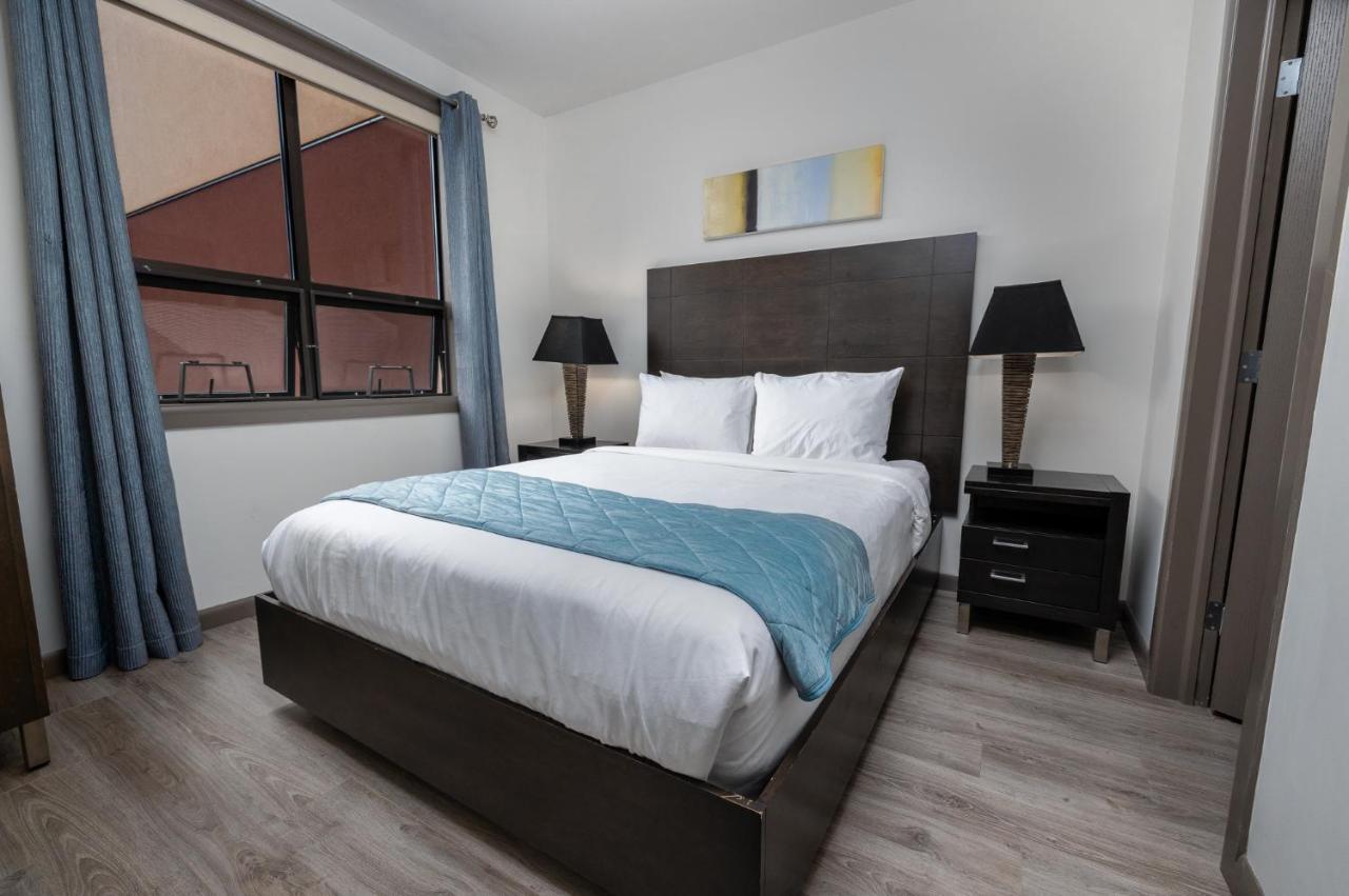 Upgraded Lakeside Resort Dream Vacation Home Kelowna Bagian luar foto