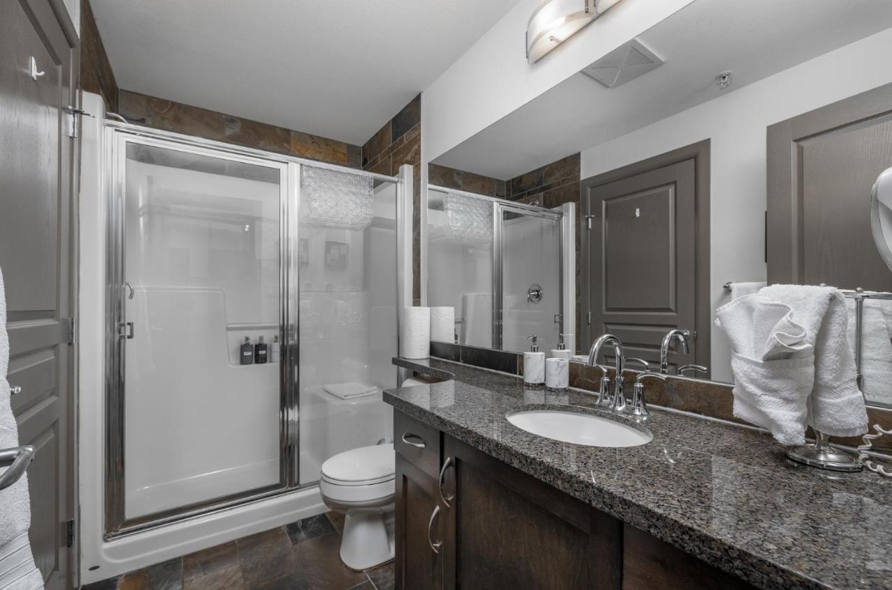 Upgraded Lakeside Resort Dream Vacation Home Kelowna Bagian luar foto