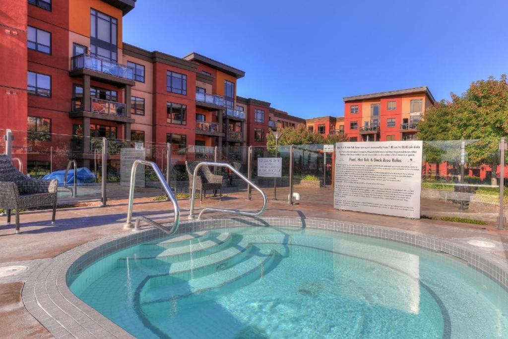 Upgraded Lakeside Resort Dream Vacation Home Kelowna Bagian luar foto