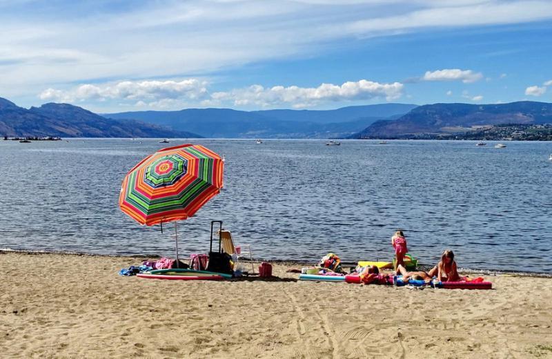 Upgraded Lakeside Resort Dream Vacation Home Kelowna Bagian luar foto