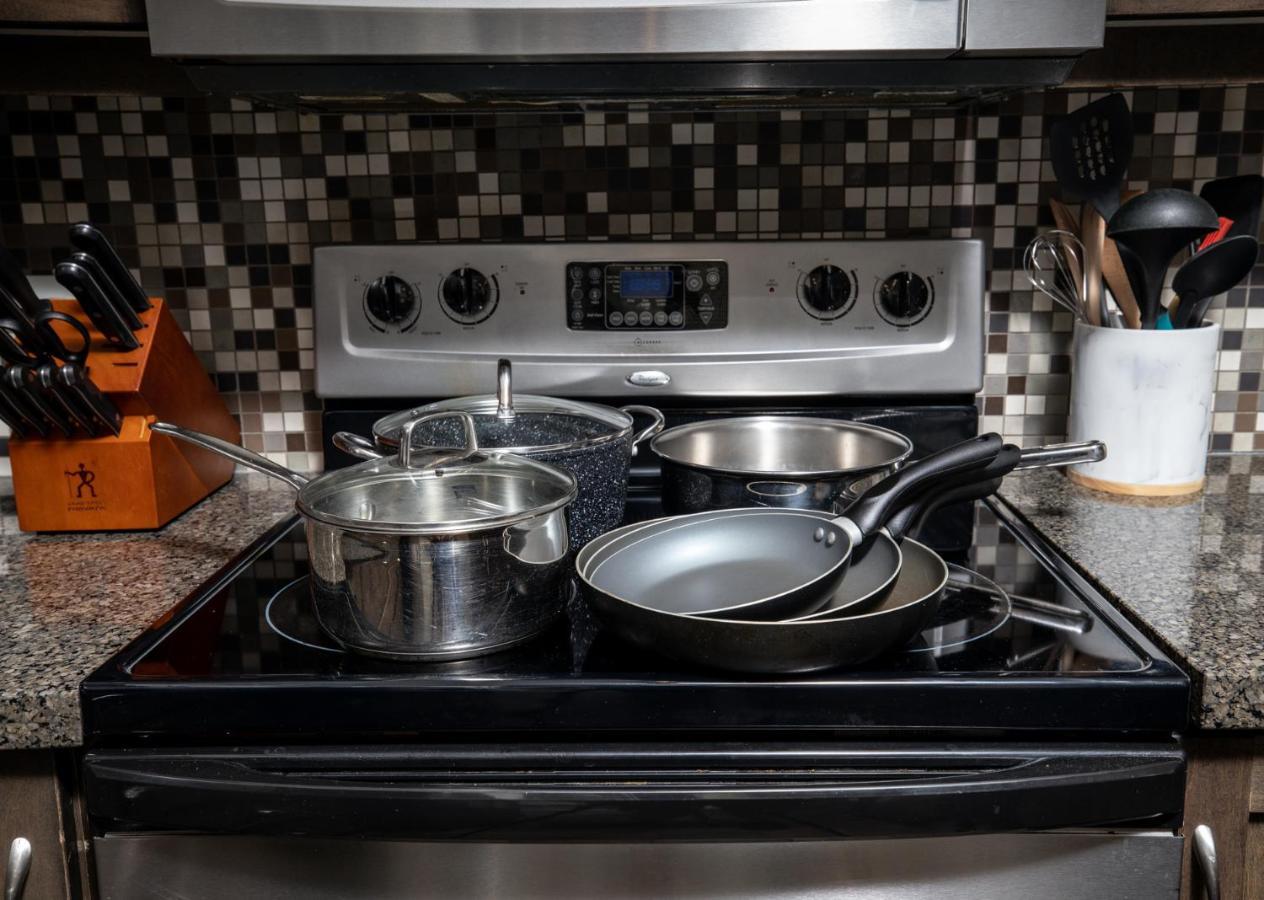 Upgraded Lakeside Resort Dream Vacation Home Kelowna Bagian luar foto