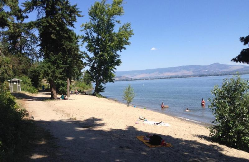 Upgraded Lakeside Resort Dream Vacation Home Kelowna Bagian luar foto